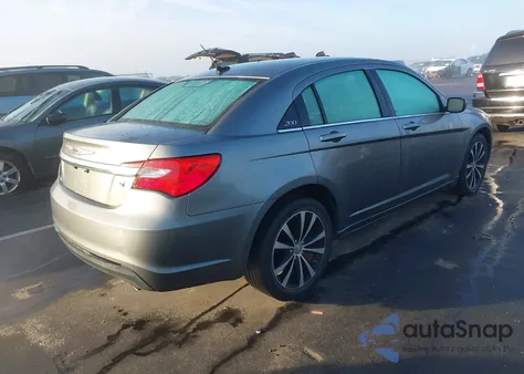 2013 Chrysler 200 Limited z USA, uszkodzony, nr VIN 1C3CCBCG5DN526193